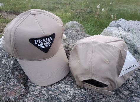 prada czapka z daszkiem